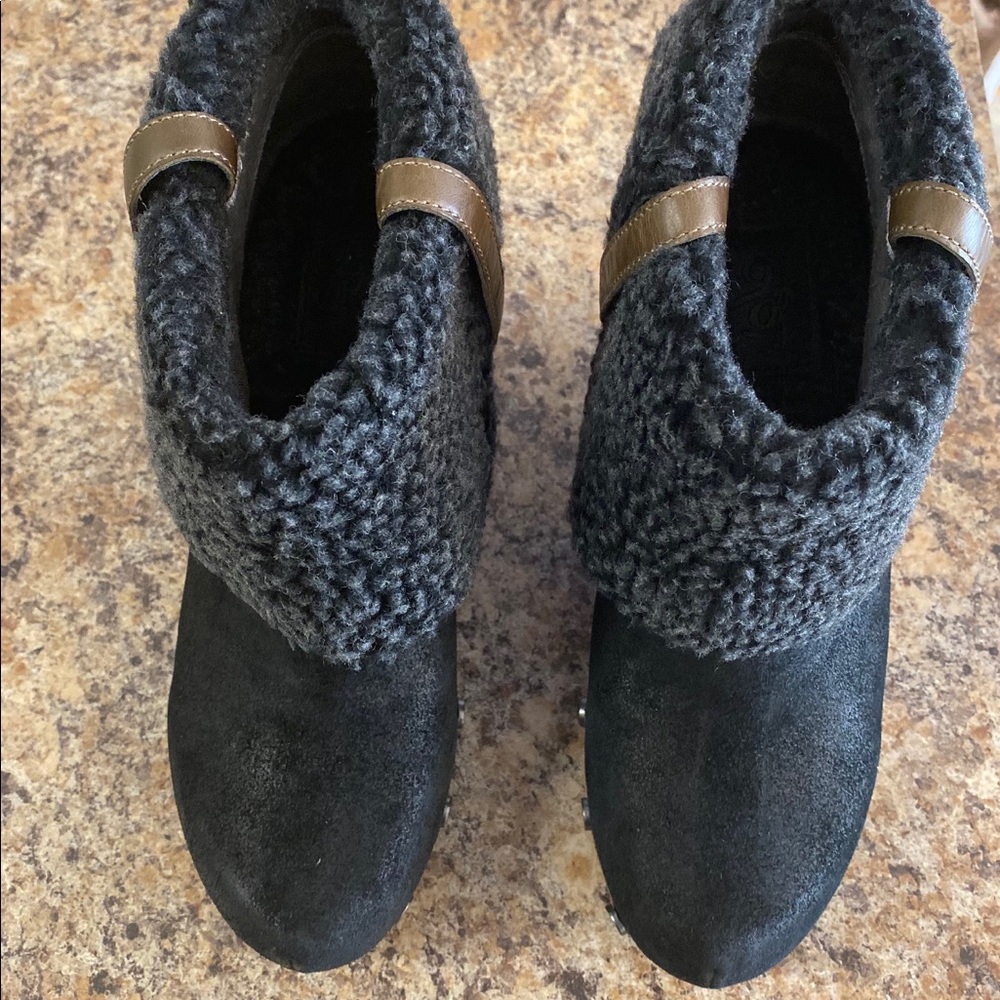 Shoes - Picture 5 of 7